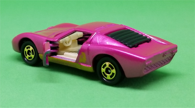 Illustration for article titled LaLD Running of the Bulls 2018: Tomica Lamborghini Miura SV